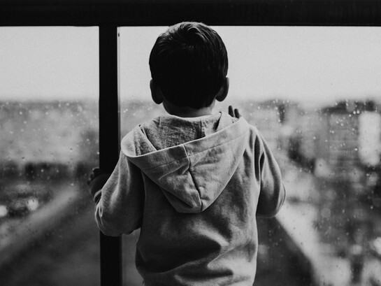 Vai em frente, garoto! Não tenha medo da vida, ela é como é, e você tem que fazer a sua vida ser como você quer que ela seja, mesmo que pelo caminho você cometa erros, e você cometerá muitos, mas todos te levarão para onde eu estou agora, paciência e pé na tábua, como eu já te disse tudo deu certo e continua dando, você vai realizar alguns sonhos e outros não, vai também fazer coisas que nem imaginou, espere e viverá a noite mais linda de sua vida!