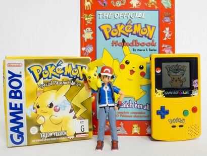 Eventualmente correndo atrás do prejuízo, ambos os aparelhos da concorrencia receberam novas versões atualizadas, o WonderSwan Color e o Neo Geo Pocket Color, mas o mercado já estava completamente tomado pelo Game Boy Color, facilitado pelo auge da febre em pokémon, com todas as crianças querendo conhecer os jogos da franquia