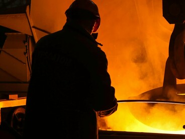 Já a riqueza financeirizada é, em sua essência, um número. É um valor atribuído a uma cotação na bolsa de valores, a uma posição financeira ou a um título de crédito. Ela é fluida, volátil e, muitas vezes, desconectada da produção real