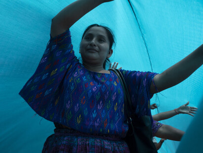 Regina José Galindo, Ríos de gente (Rivers of People), 2021. Courtesy of the artist, Whitechapel Gallery and Proyectos Ultravioleta, City of Guatemala, Guatemala. Photography by Juan Esteban Calderón