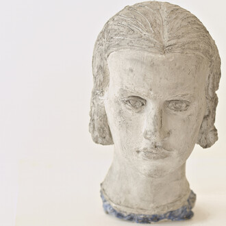 Lucio Fontana, Ritratto di ragazza, 1929-1930
32,5 x 18,5 x 22,5 cm, Gesso colorato in azzurro alla base del collo, Arch. Fontana 1936/2, courtesy Studio la Città e Galleria Tonelli, foto Vincenzo Castella