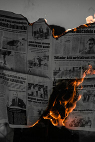 En Colombia, el periodista Nicolás Sánchez Arévalo fue amenazado por sus investigaciones sobre paramilitarismo y narcotráfico, recibiendo un apoyo público que resulta ser más simbólico que efectivo