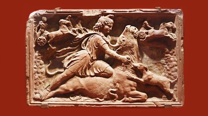 Rilievo in marmo rosso (Rosso Antico) raffigurante il dio Mitra che uccide il toro. Roma, 160-170 d.C. circa
