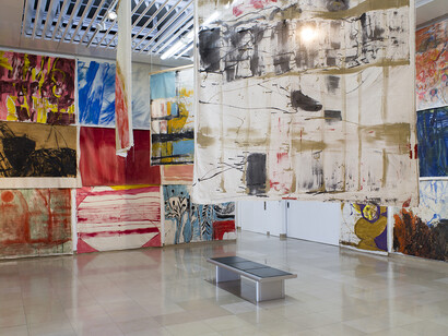 Vivian Suter, Disco, vue de l'exposition. Avec l'aimable autorisation de Carré d'Art