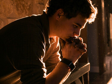 De l'invisible au visible : la continuité de la nature dans son état préindividuel. Un champ riche de potentialités qui attend son actualisation