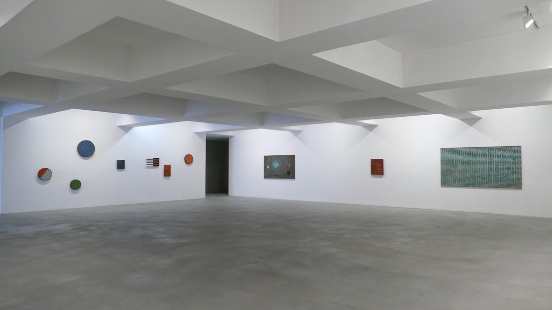 José Bechara, Deambulações no labirinto, vista da exposição. Cortesia da Galeria Carlos Carvalho