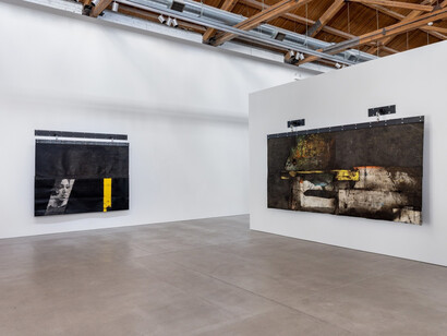 Theaster Gates, Oh, you’ve got to come back to the city, exhibition view. Courtesy of Gray Gallery