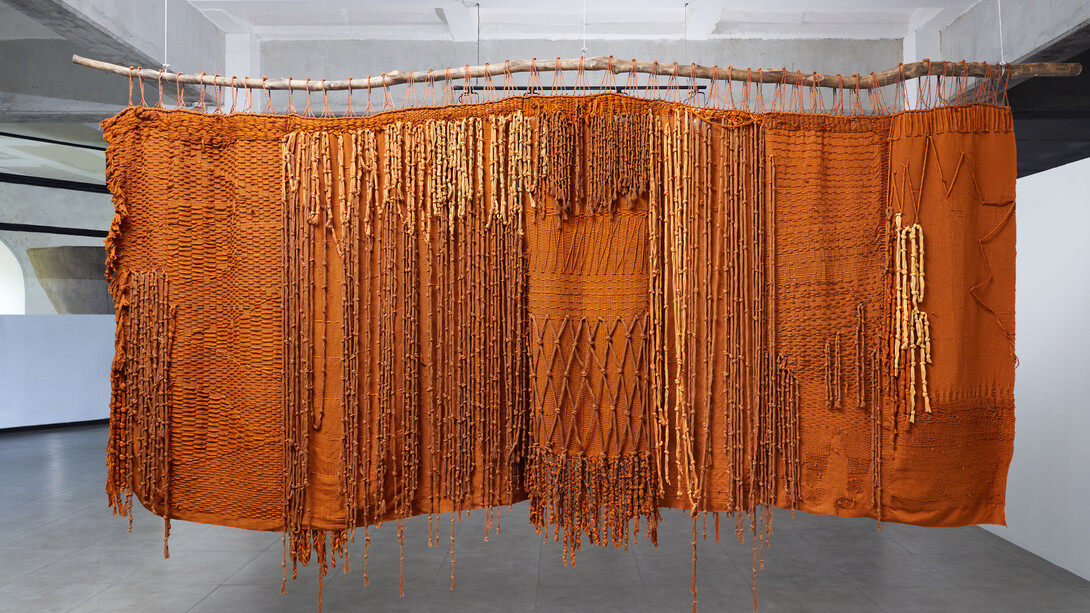 Angélica Serech, Temps entrelacé – deep time, ausstellungsansicht. Mit freundlicher genehmigung des Internationalen Rotkreuz- und Rothalbmondmuseums