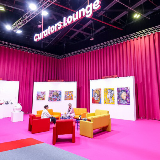 Curators’ Lounge, World Art Dubai, Dubai, United Arab Emirates, a central hub for dialogue and professional encounters during the fair