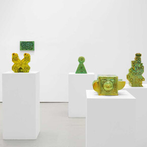 Julia Kunin, Laughing castles, exhibition view. Courtesy of Klaus von Nichtssagend Gallery