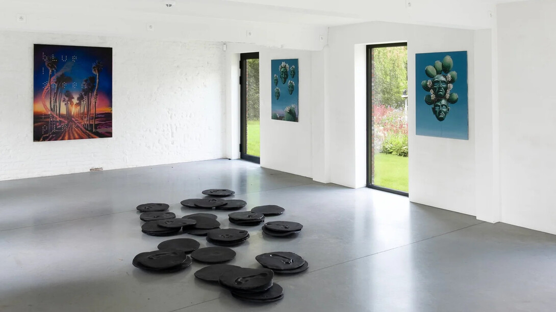 Various artists, What the land remembers, exhibition view. Courtesy of Verduyn Gallery