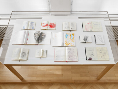 Katharina Grosse, High noon lumen, ausstellungsansicht. Mit freundlicher genehmigung der Galerie Max Hetzler