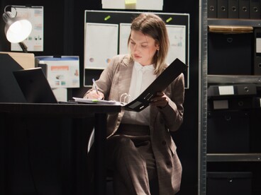 L’archivista non mette solo in ordine: garantisce legalità, efficienza e memoria