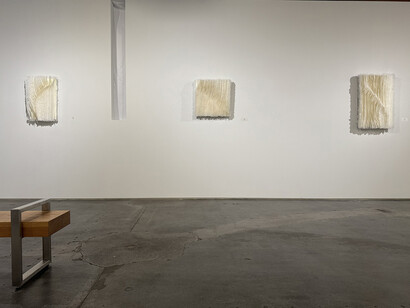 Kandis Susol, Navigatin the thin veil, exhibition view. Courtesy of Winston Wächter Fine Art