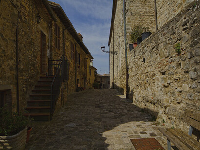 Situated in the Province of Perugia, Umbria, Montone is a comune located around 35 km north of Perugia and is counted among I Borghi più belli d’Italia