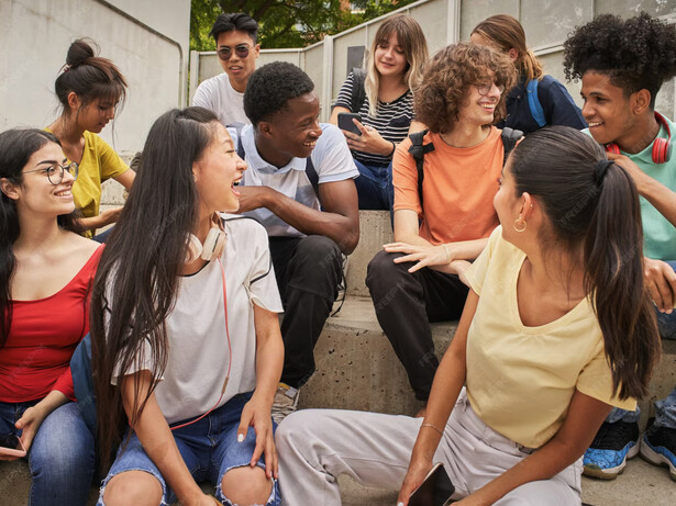 Marina se cuidaba mucho en las conversaciones con sus compañeras y, sobre todo, con sus compañeros, generalmente malos perdedores. No quería que la tuvieran por una friki y la mantuvieran en el congelador