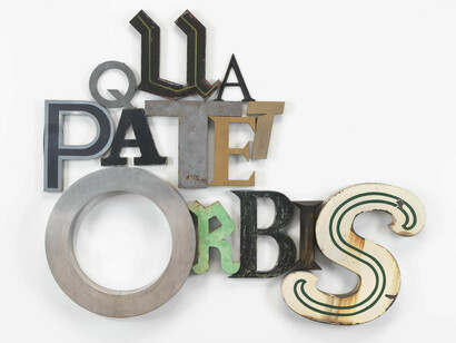 Jack Pierson, Qua Patet Orbis, 2014, Metal and plastic, 137.2 x 167.6 cm (54 x 66 in), © Jack Pierson, Courtesy Galerie Thaddaeus Ropac Paris · Salzburg, Foto: Artist’s Studio
