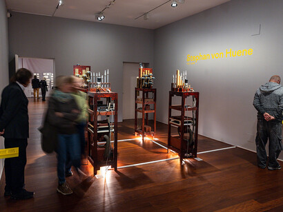 Im bann der zauberflöte. Slevogt – kokoschka – hutter – von huene, ausstellungsansicht. Mit freundlicher genehmigung des Museums der Moderne