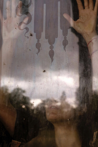 Stephanie Duprie Routh, Hope extends beyond the glass that traps, 2021/25. Courtesy of Slate Contemporary Gallery 