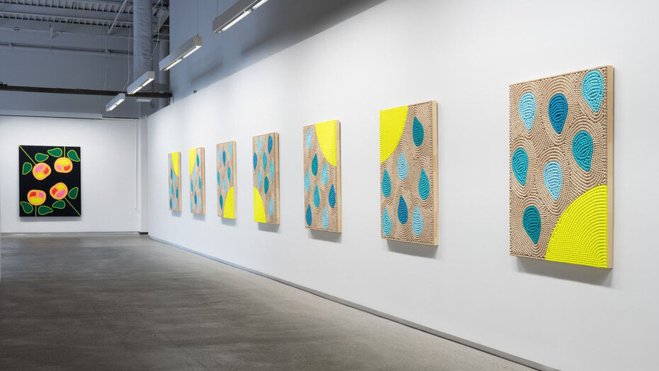 Renée Condo, One who shatters particles, one who smells flowers, vue de l'exposition. Avec l’aimable autorisation de Blouin Division