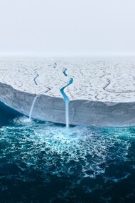 Il vincitore della categoria Nature è il fotografo indiano Thomas Vijayan e Austfonna Ice Cap titola una fotografia che arriva dalle isole Svalbard in Norvegia