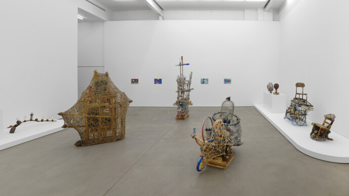 Arthur Simms, Caged bottle, exhibition view. Courtesy of Karma Gallery