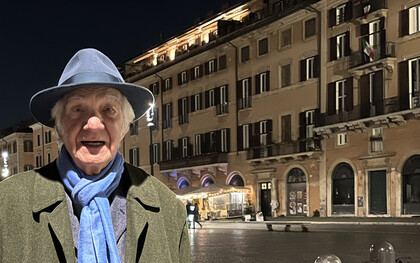 Professor Pier Luigi Luisi (1938–2025). Professor Luisis Forschung zu nie geborenen Proteinen führte zu zahlreichen Ergebnissen und trug zur Entwicklung neuer Peptide und Proteine mit programmierbaren Funktionen bei 