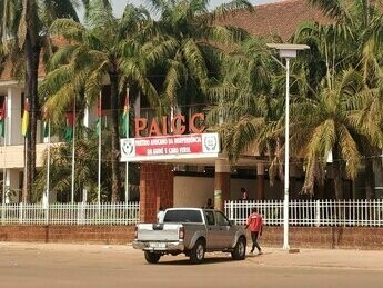 Sede do PAIGC (Partido Africano para a Independência da Guiné e Cabo Verde), em Cabo Verde. O país que era considerado por todos como país inviável, devido ao seu reduzido tamanho, escasso número de habitantes, desprovido de recursos naturais e absolutamente dependente de chuvas aleatórias para sua vocação agrícola tornou-se viável e nunca mais a fome provocou a morte dos seus habitantes