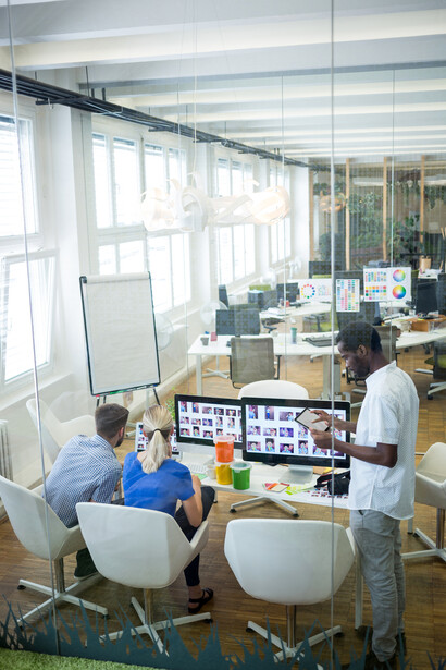 Les écrans donnent aussi des ordres