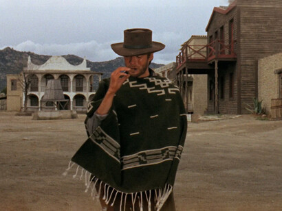 Con Por un puñado de dólares, Leone inauguró el spaghetti western y lanzó a Clint Eastwood al estrellato, redefiniendo la figura del héroe del Oeste como un personaje ambiguo y lacónico