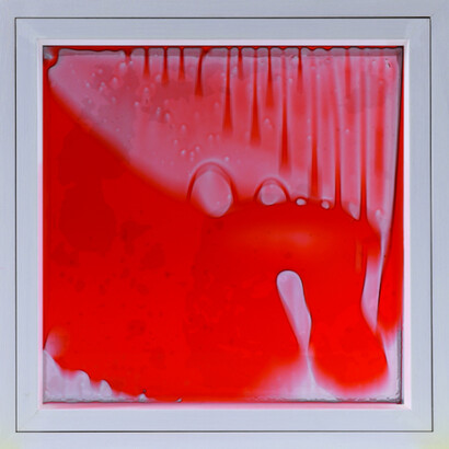 Giovanni Anceschi, Vetroliquido rosso, 1959-2015. Courtesy of Galleria Tega