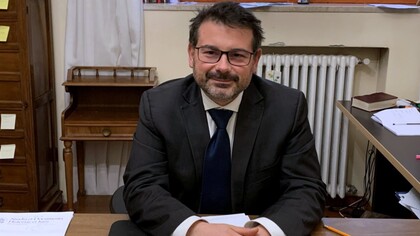 Rettore Cesare Varalda nel suo ufficio, Collegio Senatore, Pavia, Italia