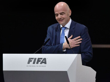 La cercanía de Infantino con líderes políticos y su protagonismo en eventos diplomáticos muestran cómo el fútbol global se mueve cada vez más en una zona donde se mezclan intereses deportivos, económicos y geopolíticos