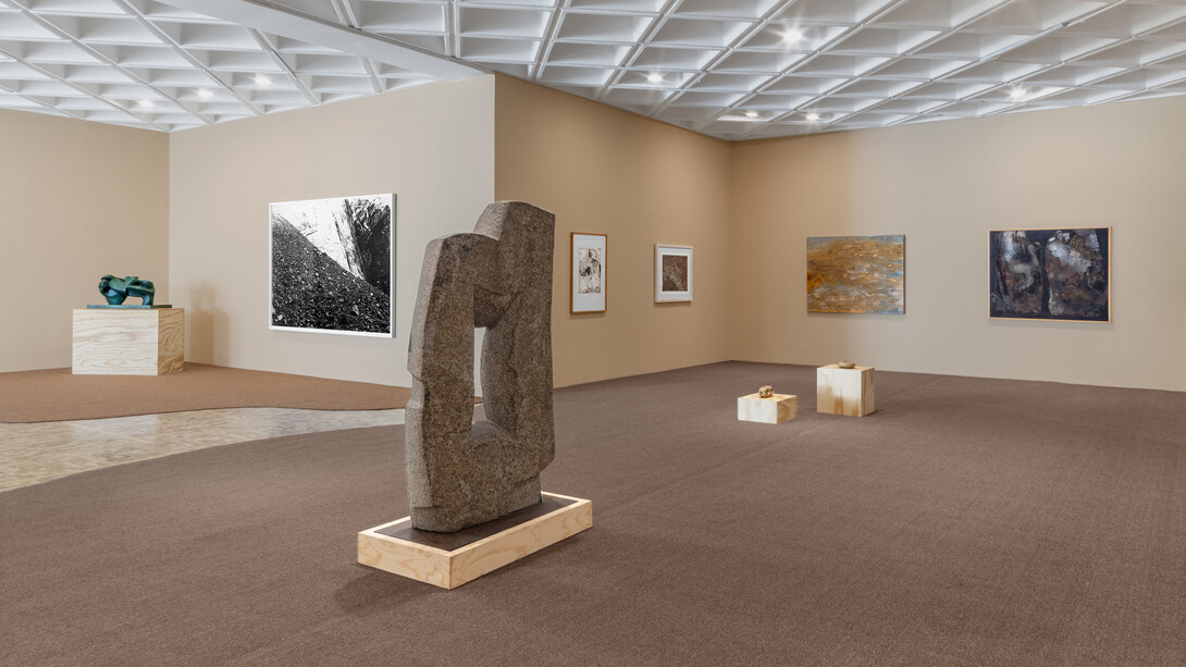 Varios artistas, Futuros arcaicos, vista de exhibición. Cortesía del Museo Tamayo