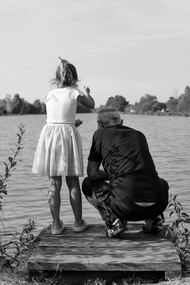 Nonno e nipote, ricordi. Stelle nel buio della malattia: una luce di speranza nel reparto di terapia intensiva