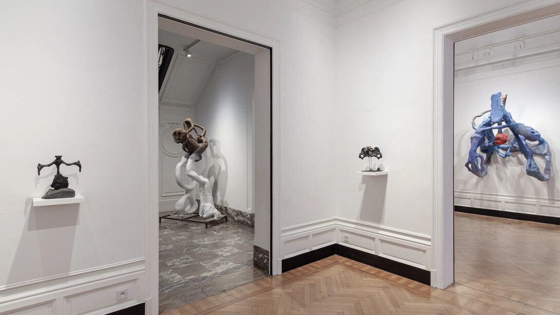 Leo Orta, Uncanny in the man sane. Être-anges (ways of being), vista della mostra. Per gentile concessione della Galerie Christophe Gaillard