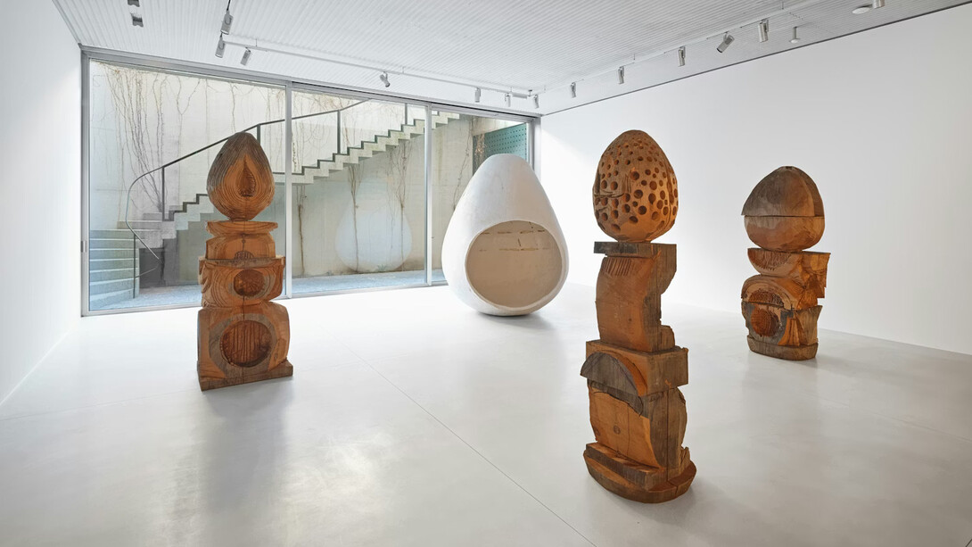 Thomas Houseago, Journey, exhibition view. Courtesy of Xavier Hufkens