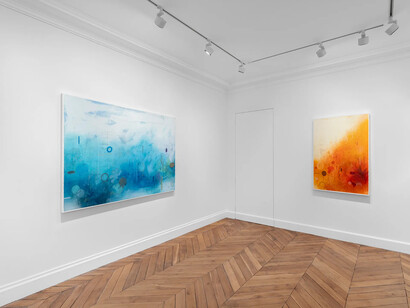 Emmi Whitehorse, exhibition view. Courtesy of White Cube