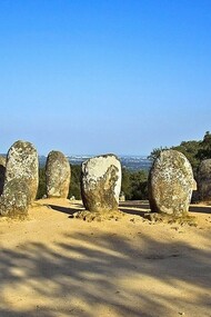 Cromeleque dos Almendres está localizado em Alentejo, Portugal