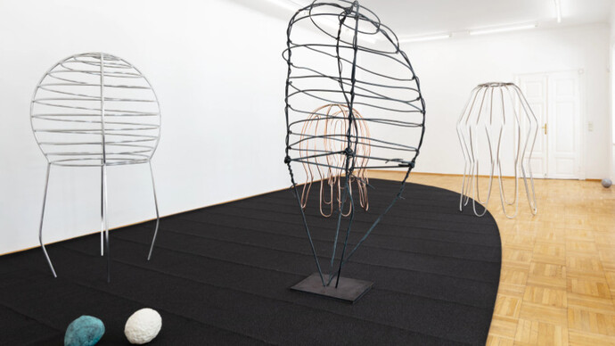 Sonia Leimer, Dust buddies, ausstellungsansicht. Mit freundlicher genehmigung der Galerie nächst St. Stephan