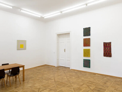 Various artists, Fährten, exhibition view. Courtesy of Galerie nächst St. Stephan
