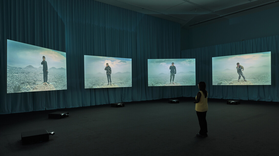 Aziz Hazara, Bow echo, exhibition view. Courtesy of S.M.A.K.