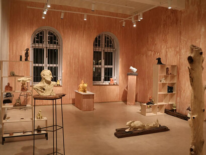 Prabhakar Pachpute, Lone runner’s laboratory, exhibition view. Courtesy of Experimenter