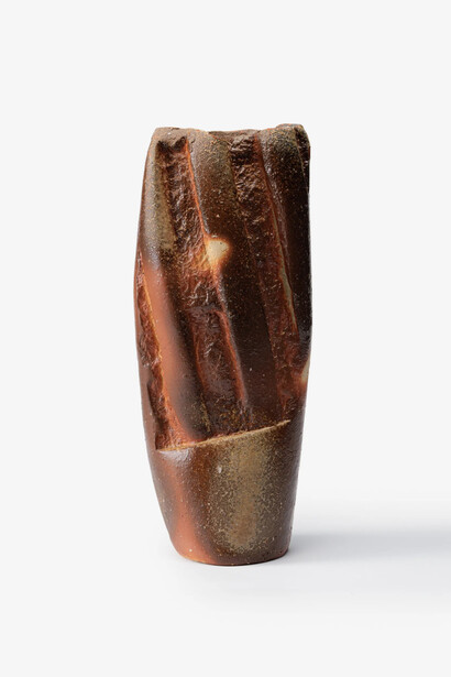 Koichiro Isezaki, Damon vase 打文花器, 2025. Courtesy of Ippodo Gallery