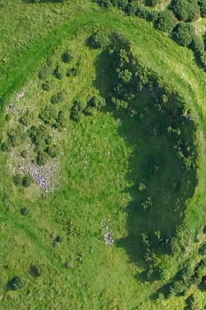 Vista aérea de la tumba de Dowth, condado Meath, Irlanda