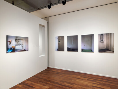 Varios artistas, Thuis. El sentimiento de hogar en el arte contemporáneo, vista de la exposición. Cortesía del Museum Het Rembrandthuis