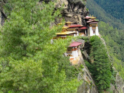 A breathtaking trek to the iconic Tiger’s Nest Monastery, immersing in Bhutan’s rich culture and lush landscapes