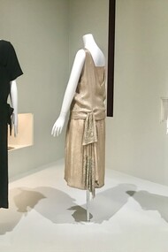 Madeleine Vionnet, Evening Dress, 1928/Madeleine Vionnet, Evening Dress, 1922/Gabrielle Chanel, Evening Dress, late 1920s, Tokyo Metropolitan Teien Art Museum, Annex Gallery 1 © Alma Reyes


