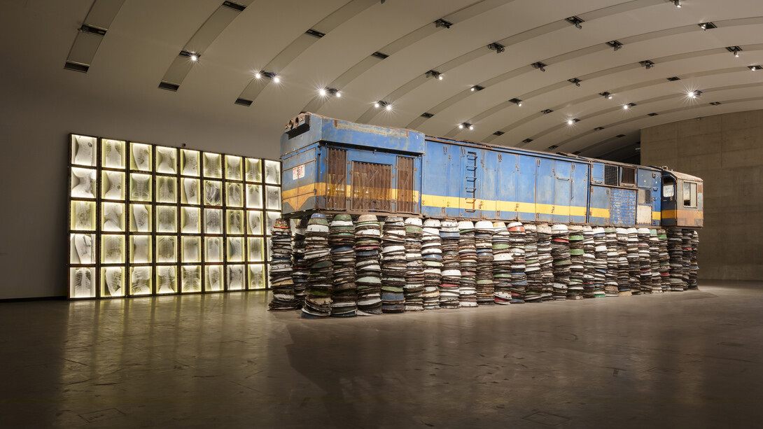 Ibrahim Mahama, Zilijifa, exhibition view. Courtesy of Kunsthalle Wien