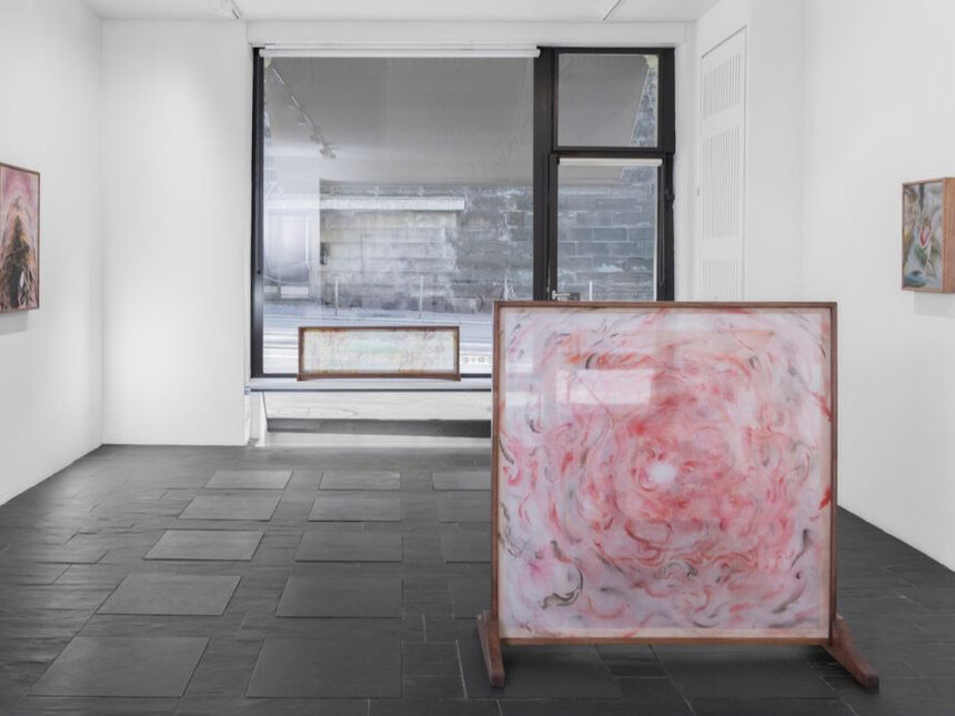 Skin in my stomach | Meer